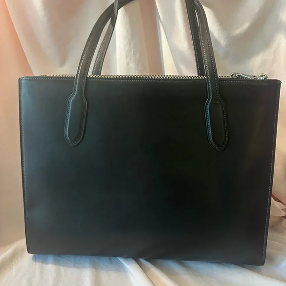 Coach Leather Tote Bag with Matching Wristlet - Picture 13 of 14